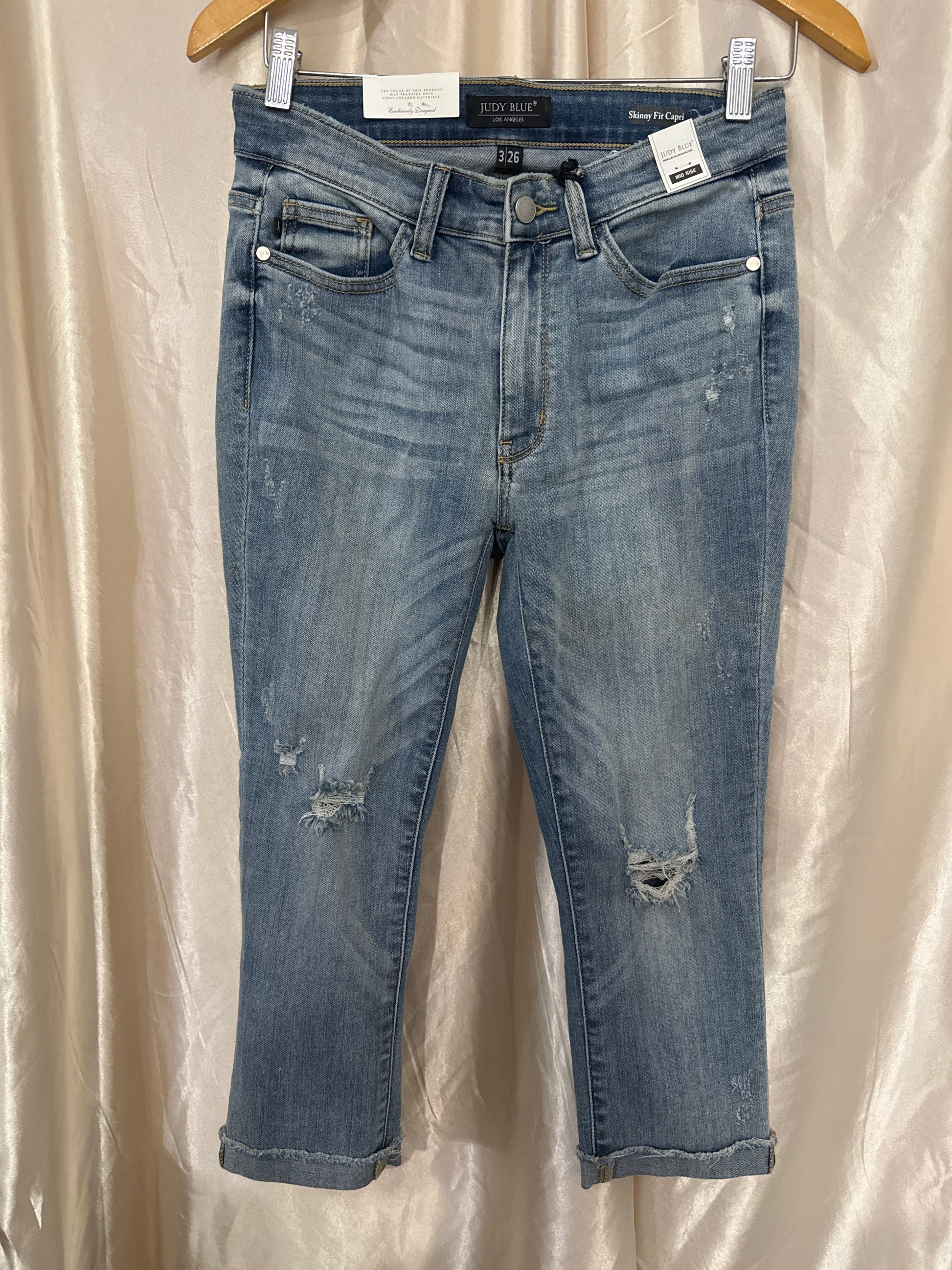 Judy Blue Mid Rise Skinny Fit Capri